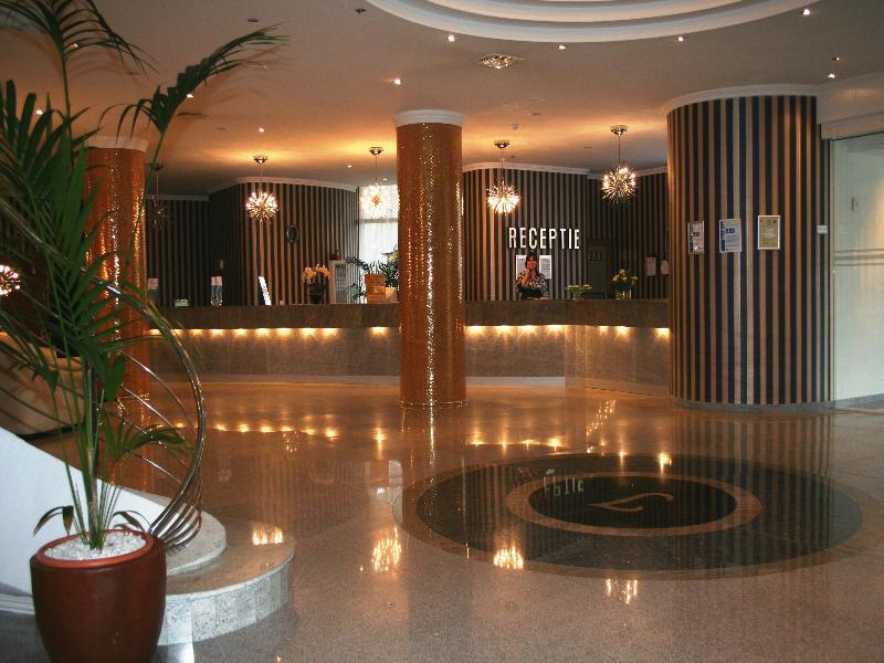 International Hotel Băile Felix Esterno foto